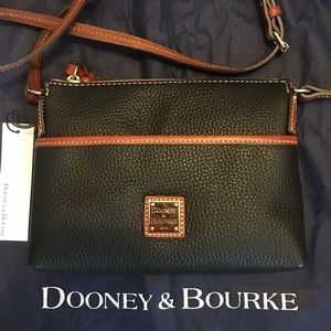NWT Dooney and Bourke Pebble Grain Ginger Purse